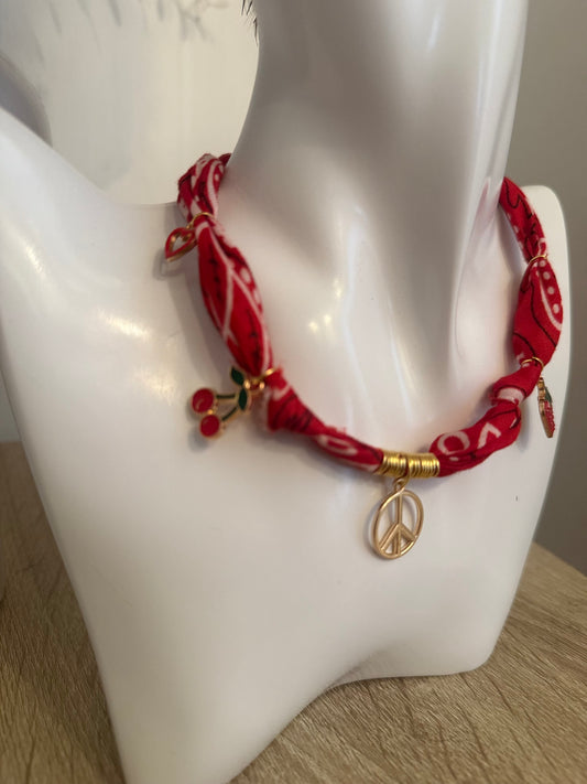CHARM BANDANA NECKLACE